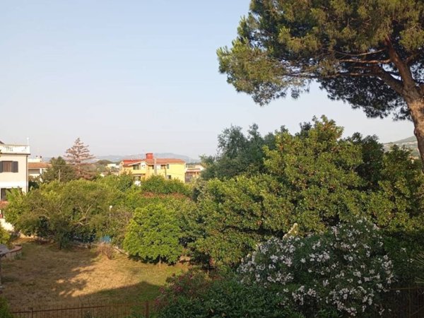 casa indipendente in vendita a Giugliano in Campania in zona Licola