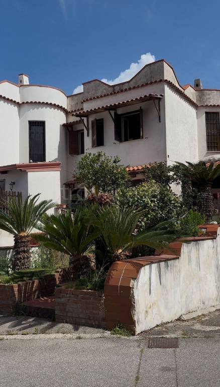 casa indipendente in vendita a Giugliano in Campania in zona Lago Patria