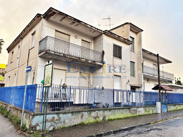 intera palazzina in vendita a Giugliano in Campania