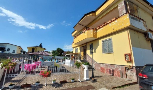 appartamento in vendita a Giugliano in Campania in zona Varcaturo