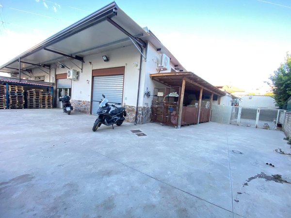 ufficio in vendita a Giugliano in Campania in zona Casacelle