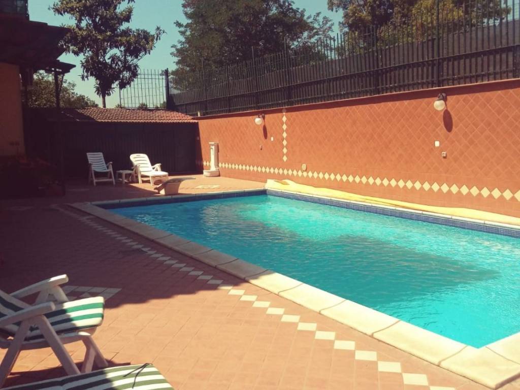 casa indipendente in vendita a Giugliano in Campania in zona Lago Patria