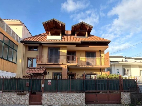 casa indipendente in vendita a Giugliano in Campania