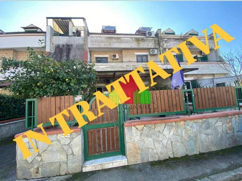 appartamento in vendita a Giugliano in Campania in zona Varcaturo