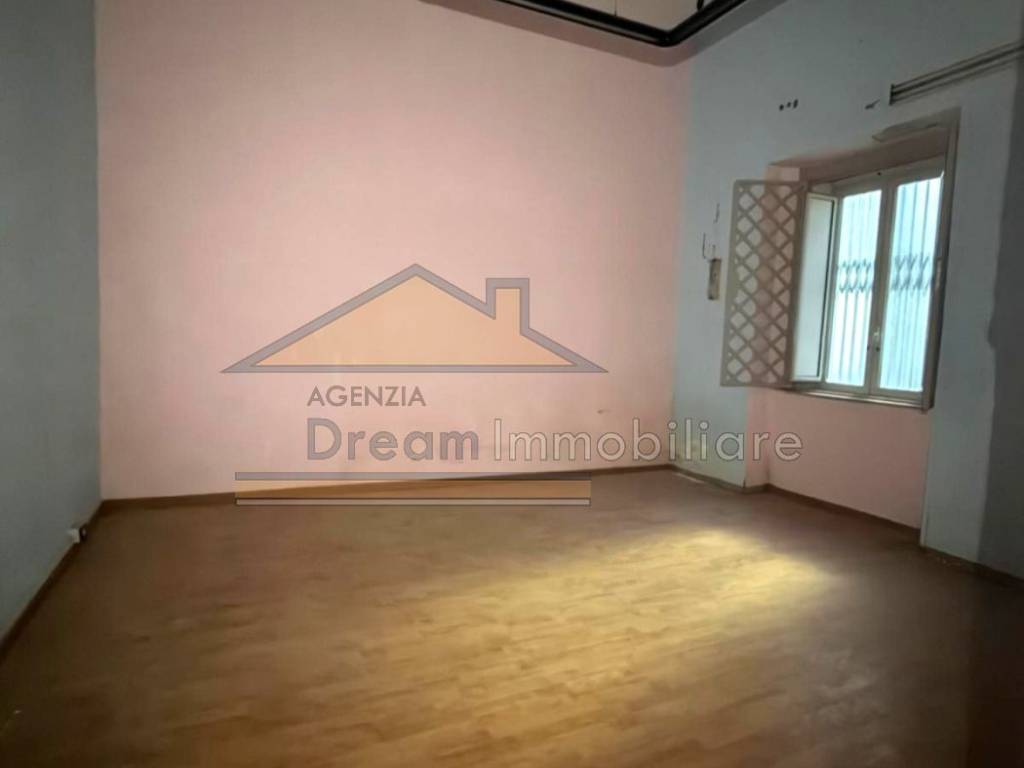 negozio in vendita a Giugliano in Campania