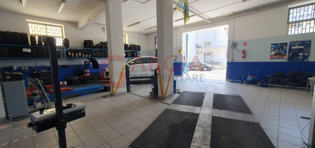 negozio in vendita a Giugliano in Campania