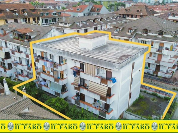 intera palazzina in vendita a Giugliano in Campania