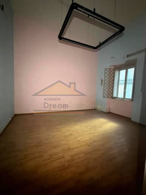 negozio in vendita a Giugliano in Campania