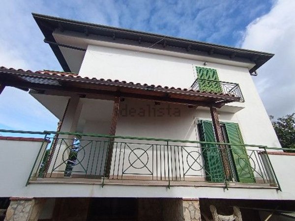 casa indipendente in vendita a Giugliano in Campania in zona Licola