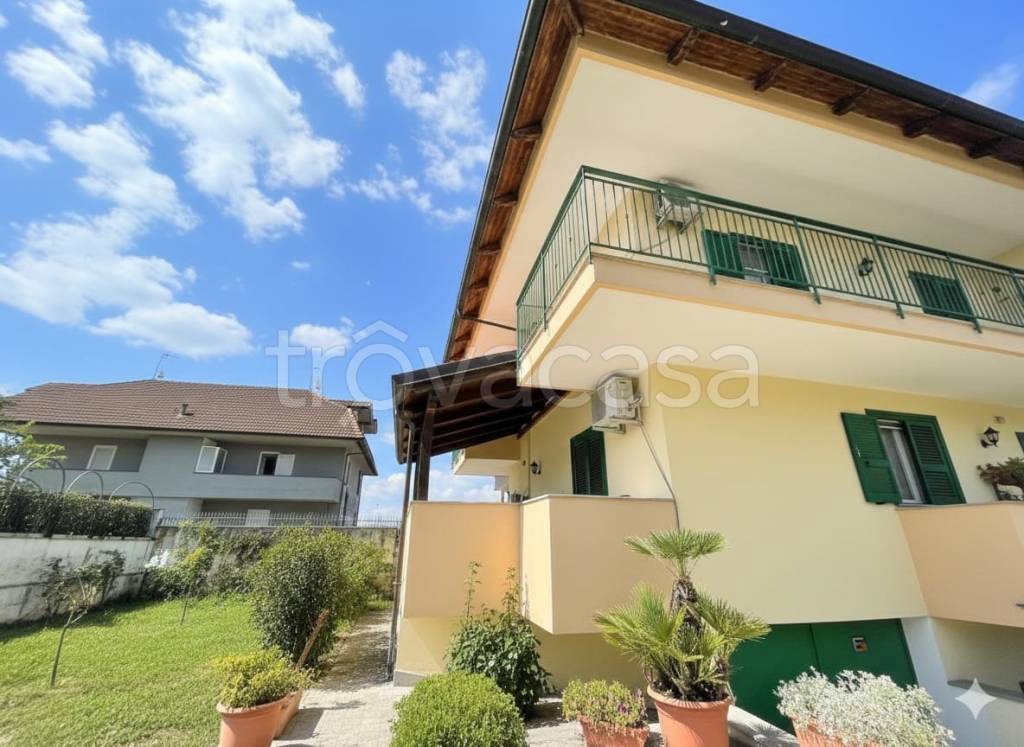 casa indipendente in vendita a Giugliano in Campania in zona Lago Patria