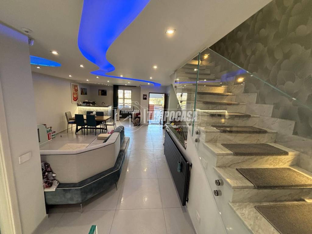 casa indipendente in vendita a Giugliano in Campania