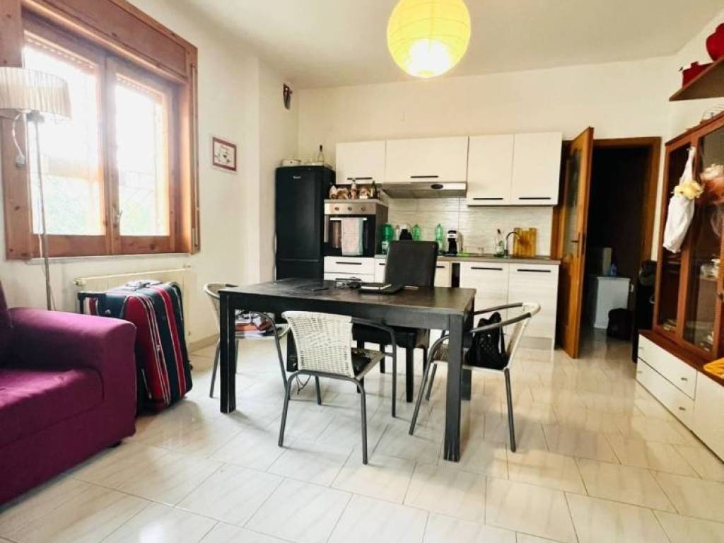 intera palazzina in vendita a Giugliano in Campania in zona Varcaturo