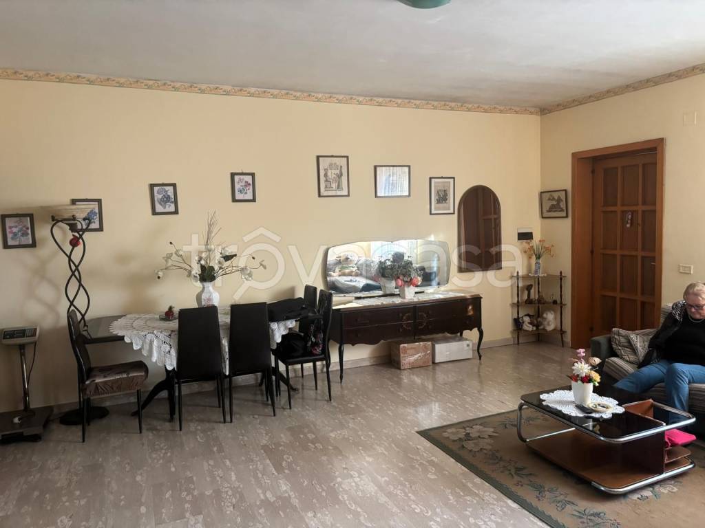 appartamento in vendita a Giugliano in Campania in zona Varcaturo