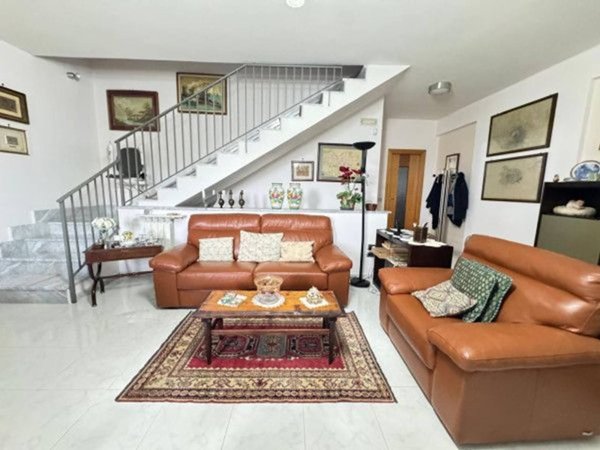 casa indipendente in vendita a Giugliano in Campania in zona Licola