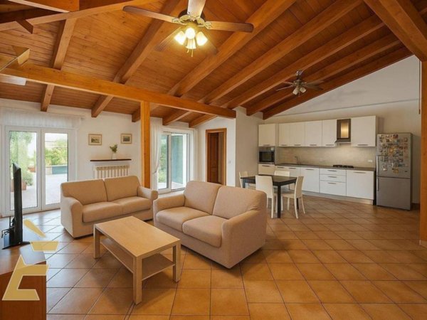 casa indipendente in vendita a Giugliano in Campania in zona Massariola / Amodio