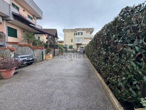 casa indipendente in vendita a Giugliano in Campania in zona Licola