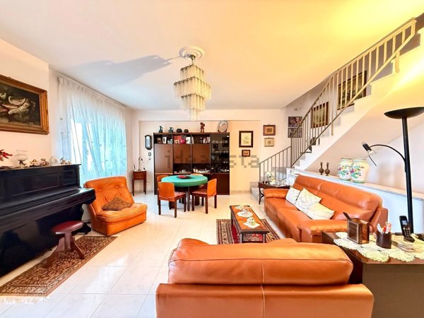 casa indipendente in vendita a Giugliano in Campania in zona Licola