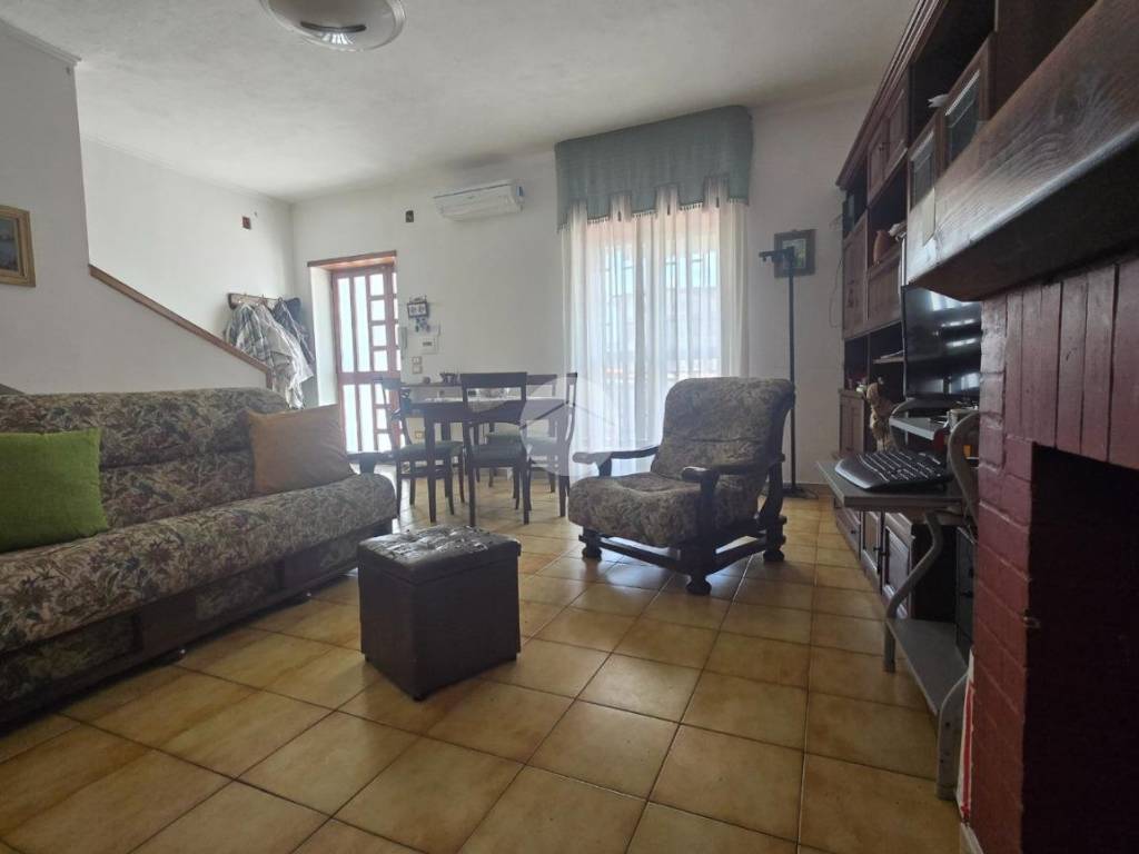 casa indipendente in vendita a Giugliano in Campania in zona Varcaturo