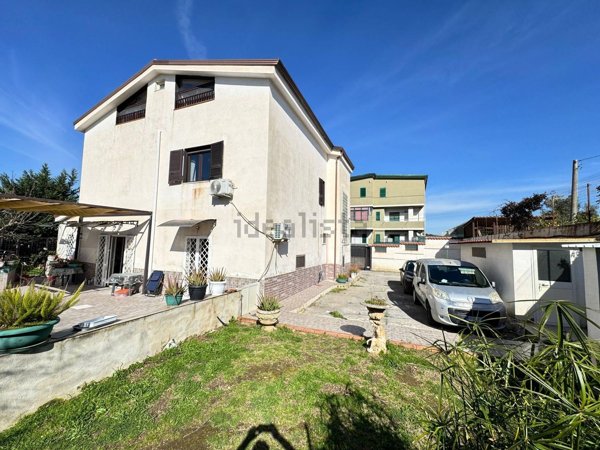 casa indipendente in vendita a Giugliano in Campania