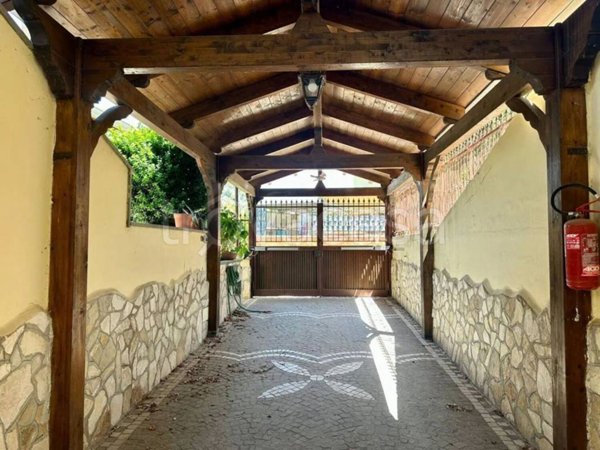 casa indipendente in vendita a Giugliano in Campania in zona Licola