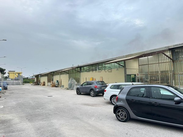 ufficio in vendita a Giugliano in Campania in zona Casacelle