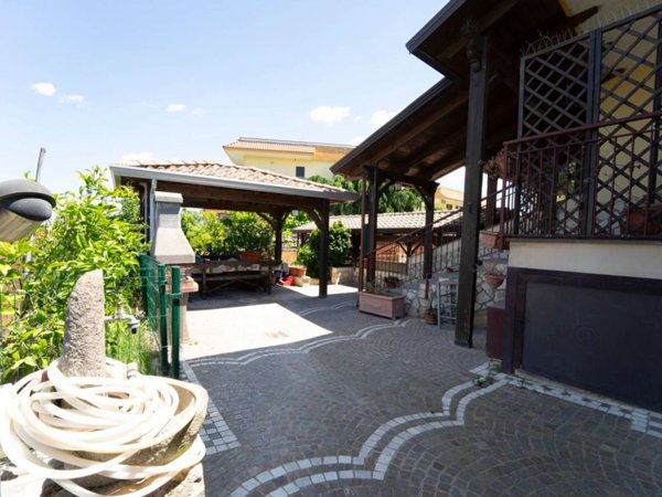 casa indipendente in vendita a Giugliano in Campania in zona Licola