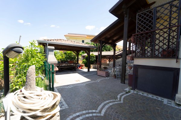casa indipendente in vendita a Giugliano in Campania in zona Licola