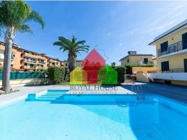 casa indipendente in vendita a Giugliano in Campania in zona Licola