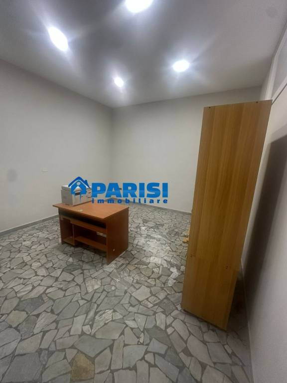 negozio in vendita a Giugliano in Campania