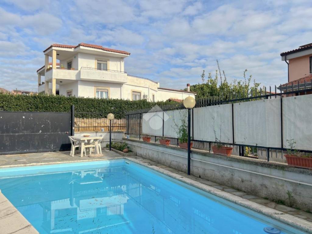 casa indipendente in vendita a Giugliano in Campania in zona Licola