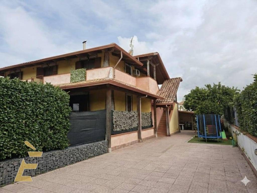 appartamento in vendita a Giugliano in Campania in zona Licola