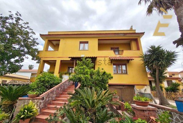 casa indipendente in vendita a Giugliano in Campania in zona Massariola / Amodio