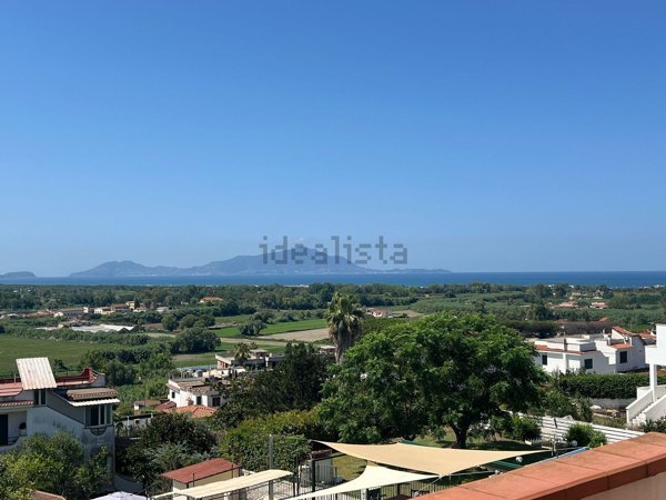 casa indipendente in vendita a Giugliano in Campania in zona Licola