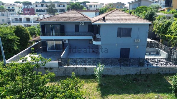casa indipendente in vendita a Giugliano in Campania in zona Lago Patria