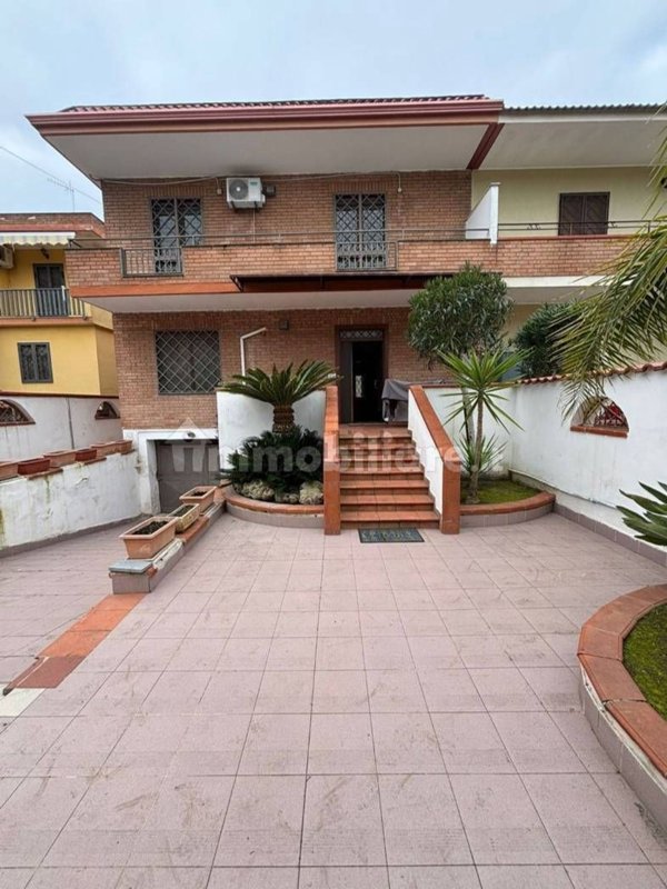 casa indipendente in vendita a Giugliano in Campania