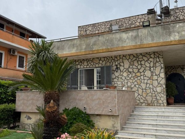 casa indipendente in vendita a Giugliano in Campania in zona Ponte Riccio