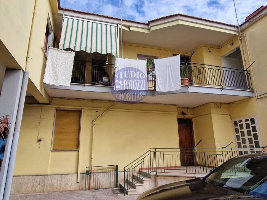 intera palazzina in vendita a Giugliano in Campania