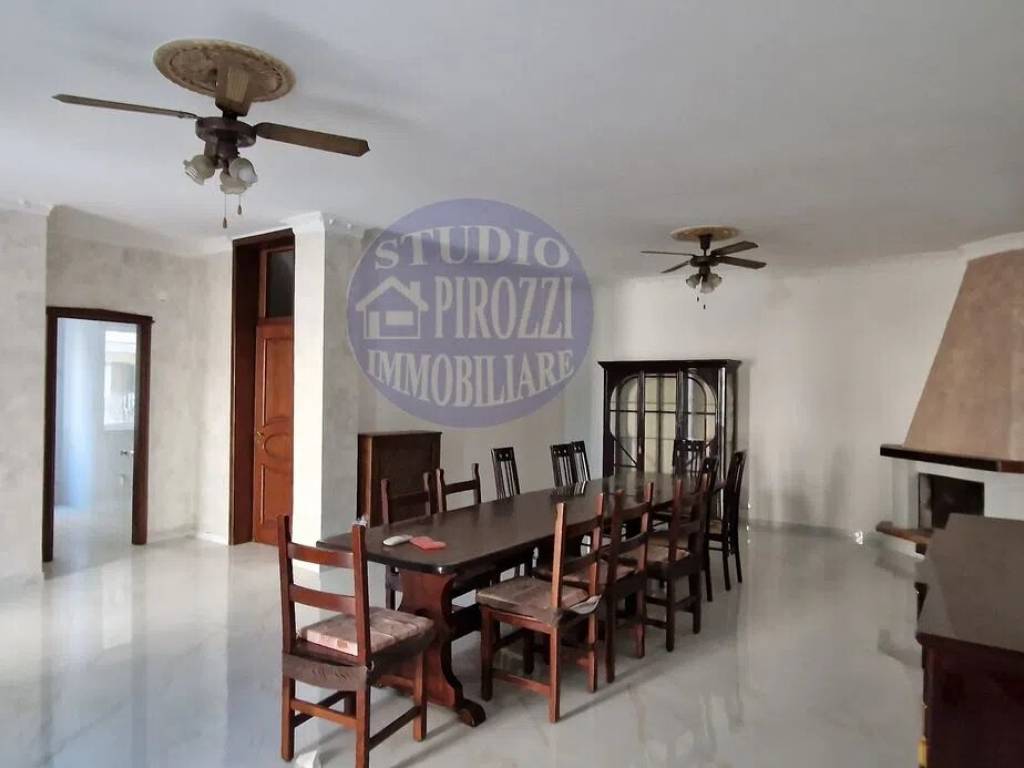 casa indipendente in vendita a Giugliano in Campania in zona Lago Patria