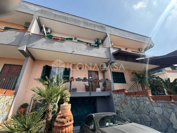 casa indipendente in vendita a Giugliano in Campania in zona Licola