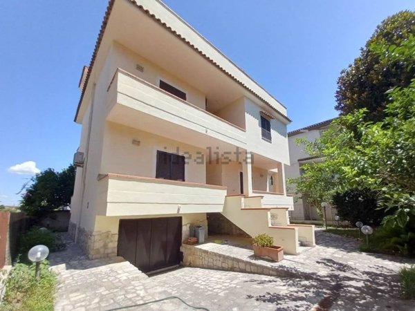 casa indipendente in vendita a Giugliano in Campania in zona Lago Patria