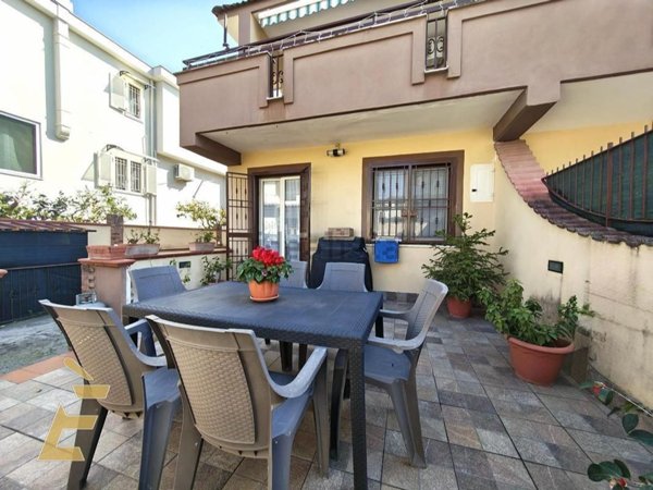 appartamento in vendita a Giugliano in Campania in zona Lago Patria