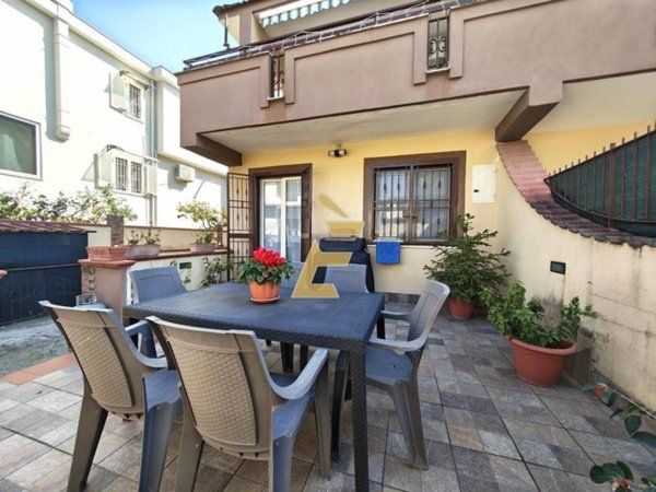 appartamento in vendita a Giugliano in Campania in zona Lago Patria