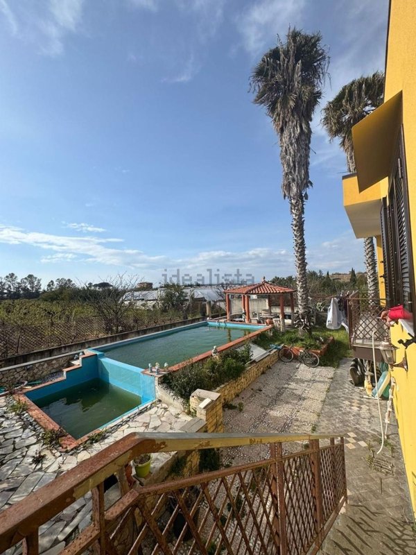 appartamento in vendita a Giugliano in Campania in zona Varcaturo