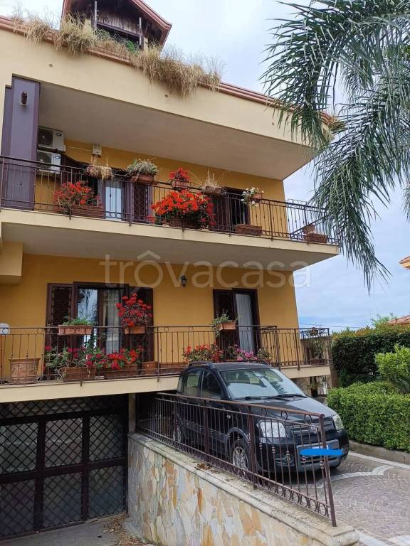 casa indipendente in vendita a Giugliano in Campania in zona Varcaturo