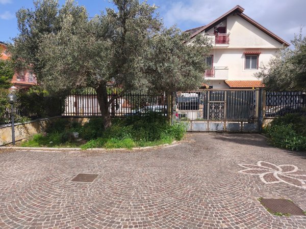 casa indipendente in vendita a Giugliano in Campania