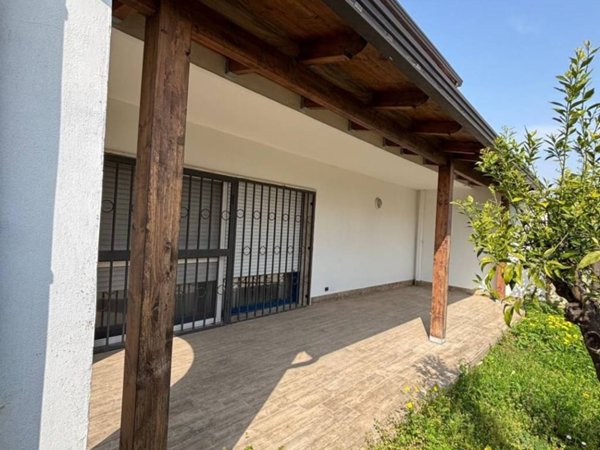 casa indipendente in vendita a Giugliano in Campania in zona Lago Patria