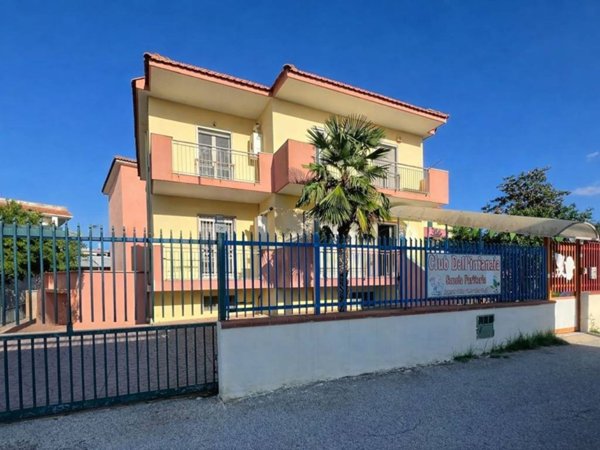 casa indipendente in vendita a Giugliano in Campania in zona Licola