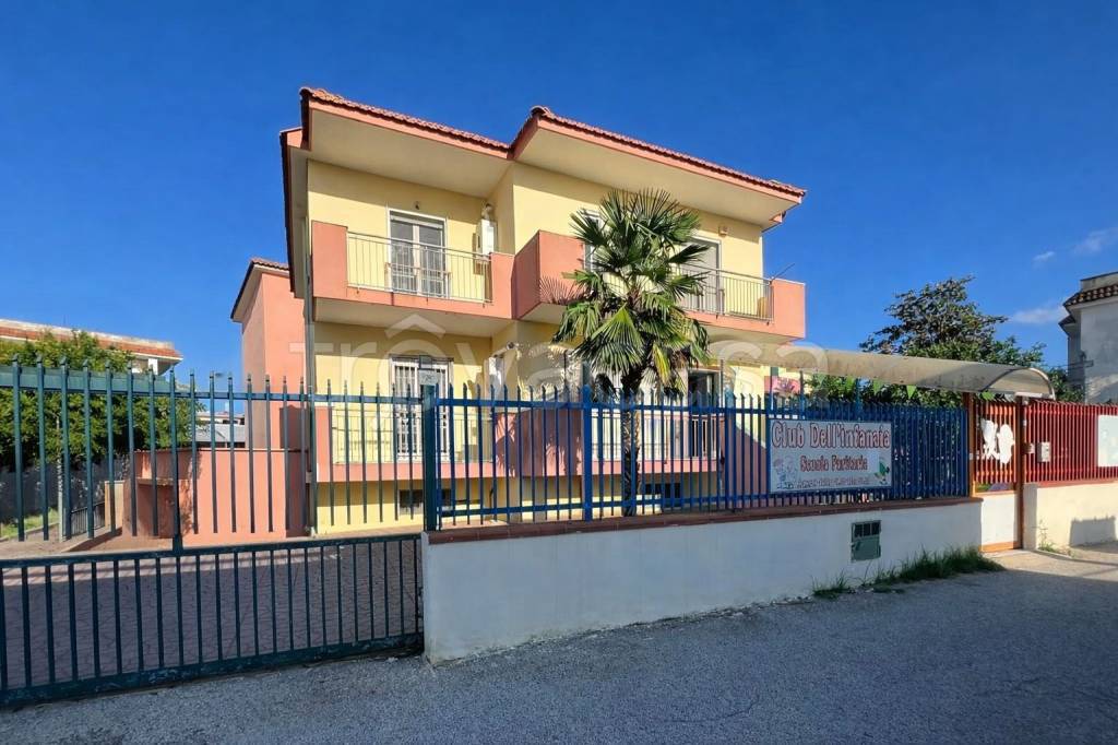 casa indipendente in vendita a Giugliano in Campania in zona Licola