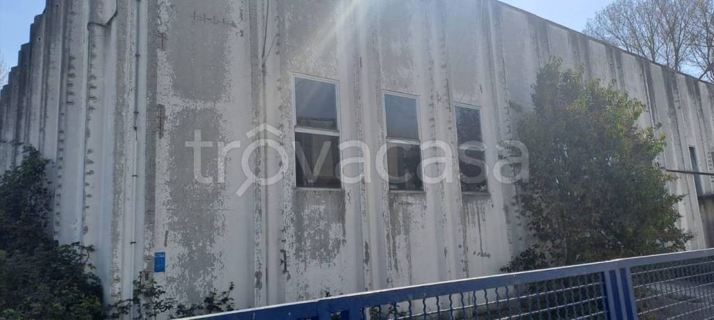 capannone in vendita a Giugliano in Campania