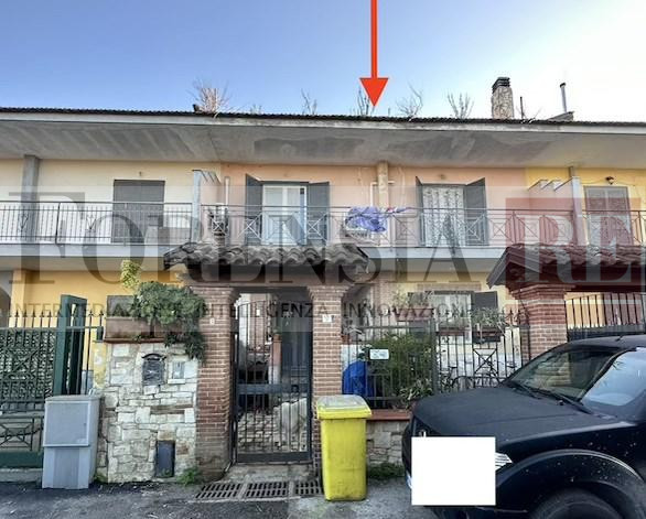 casa indipendente in vendita a Giugliano in Campania in zona Varcaturo